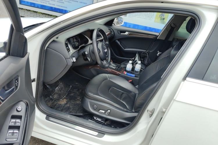 Used Audi A4L 2015 35 TFSI Automatic Comfort Model Driver Seat