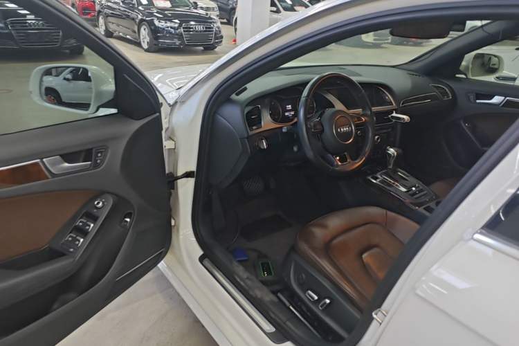 Used Audi A4L 2015 35 TFSI Automatic Comfort Model Driver Seat