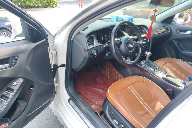 Used Audi A4L 2015 35 TFSI Automatic Comfort Model Driver Seat