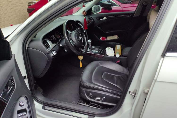 Used Audi A4L 2015 35 TFSI Automatic Comfort Model Driver Seat