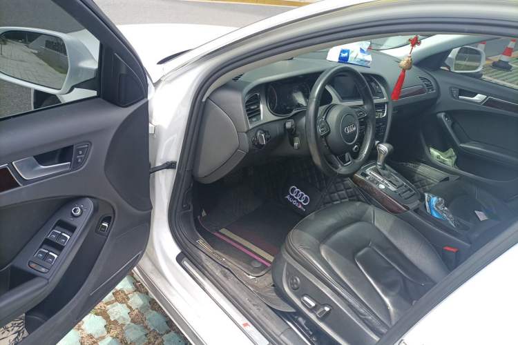Used Audi A4L 2015 35 TFSI Automatic Comfort Model Driver Seat