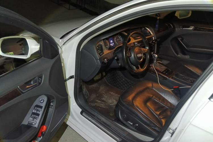 Used Audi A4L 2015 35 TFSI Automatic Comfort Model Driver Seat