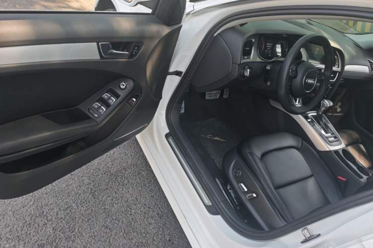Used Audi A4L 2015 35 TFSI Automatic Standard Model Driver Seat