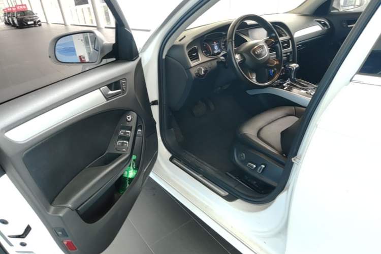 Used Audi A4L 2015 30 TFSI Automatic Comfort Model Driver Seat