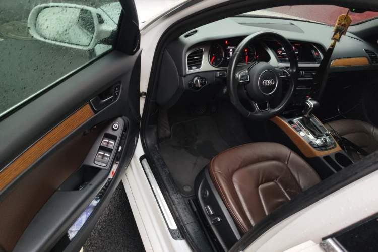Used Audi A4L 2015 35 TFSI Automatic Luxury Edition Driver Seat