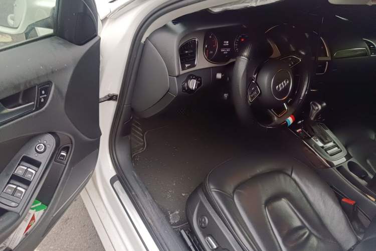 Used Audi A4L 2015 35 TFSI Automatic Comfort Model Driver Seat