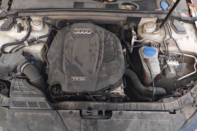 Used Audi A4L 2015 35 TFSI Automatic Standard Model Engine Bay