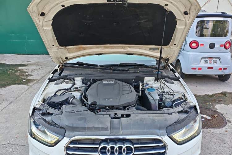 Used Audi A4L 2015 35 TFSI Automatic Comfort Model Engine Bay
