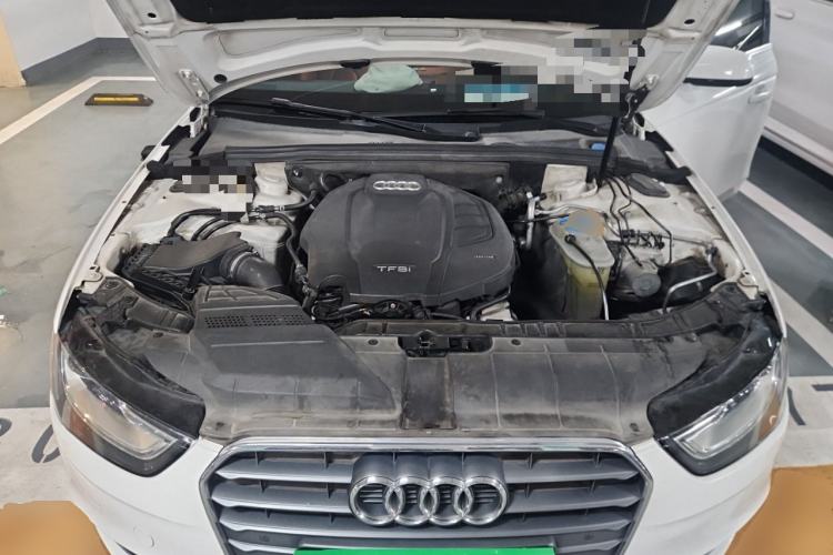 Used Audi A4L 2015 35 TFSI Automatic Comfort Model Engine Bay