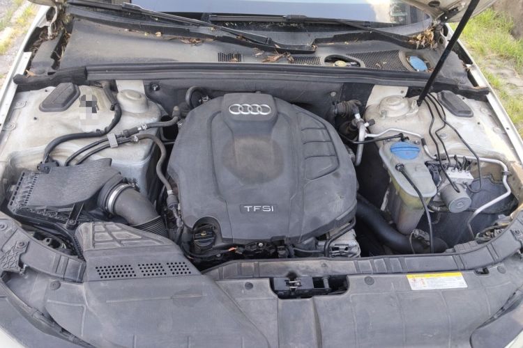 Used Audi A4L 2015 35 TFSI Automatic Comfort Model Engine Bay