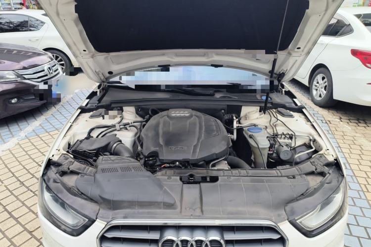 Used Audi A4L 2015 35 TFSI Automatic Standard Model Engine Bay