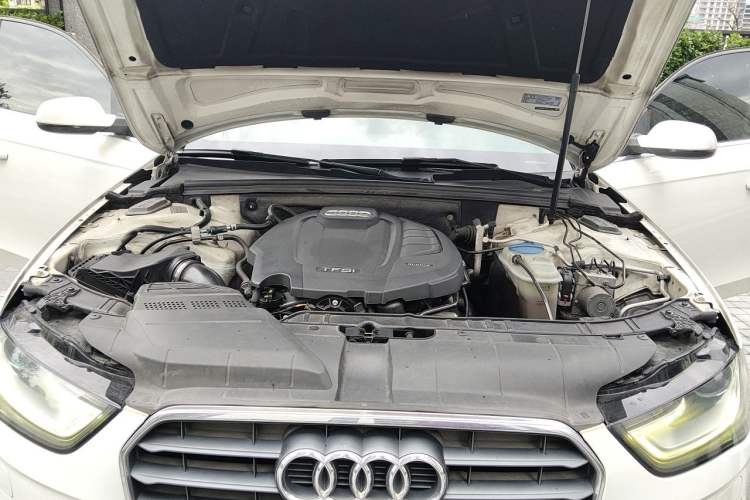 Used Audi A4L 2015 35 TFSI Automatic Standard Model Engine Bay