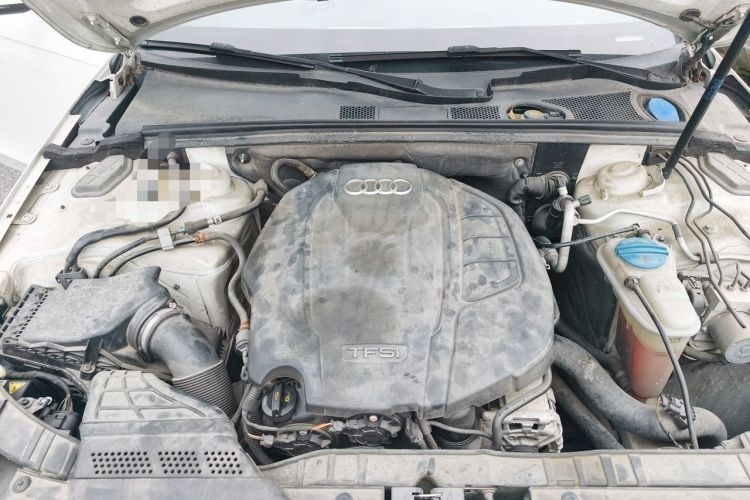 Used Audi A4L 2015 35 TFSI Automatic Standard Model Engine Bay