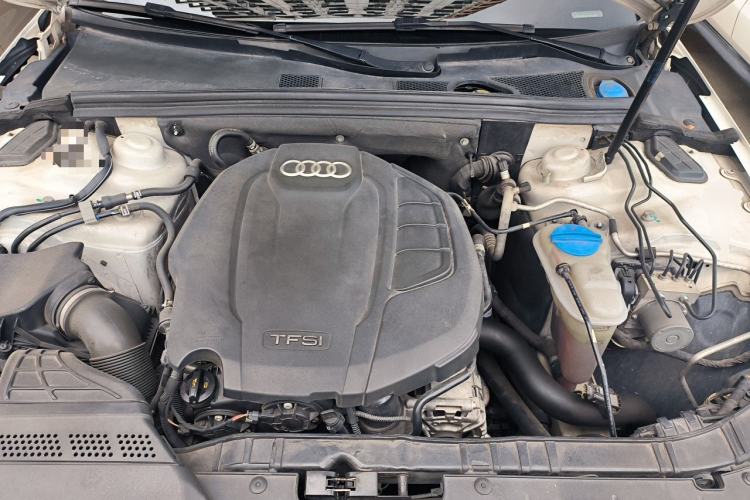 Used Audi A4L 2015 35 TFSI Automatic Standard Model Engine Bay