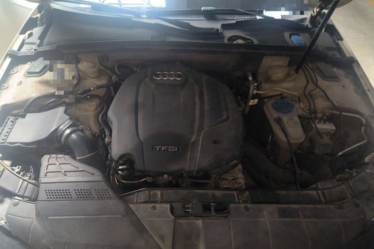 Used Audi A4L 2015 35 TFSI Automatic Standard Model Engine Bay