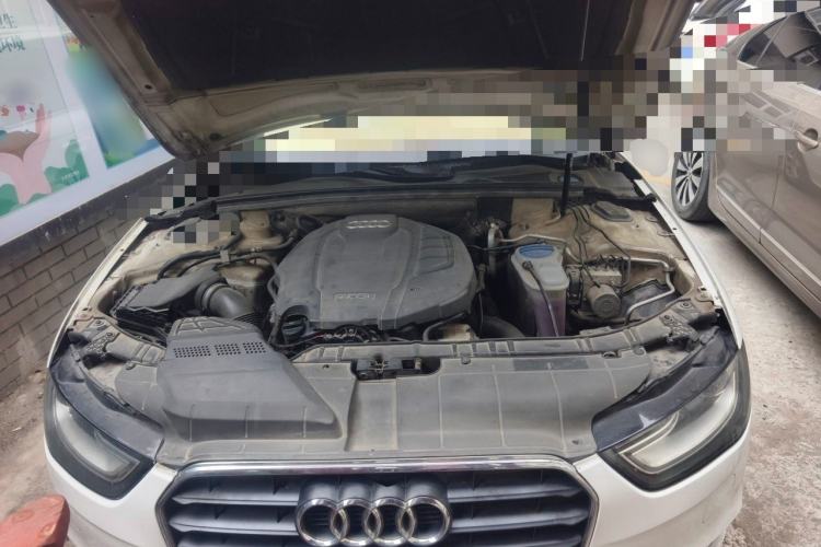 Used Audi A4L 2015 35 TFSI Automatic Standard Model Engine Bay