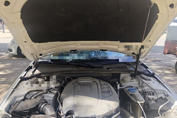 Used Audi A4L 2015 35 TFSI Automatic Standard Model Engine Bay