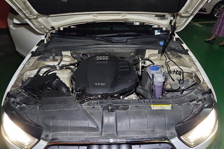Used Audi A4L 2015 35 TFSI Automatic Standard Model Engine Bay