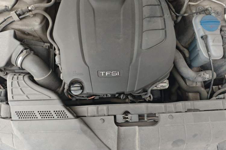 Used Audi A4L 2015 35 TFSI Automatic Standard Model Engine Bay