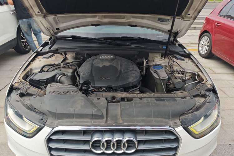 Used Audi A4L 2015 35 TFSI Automatic Comfort Model Engine Bay