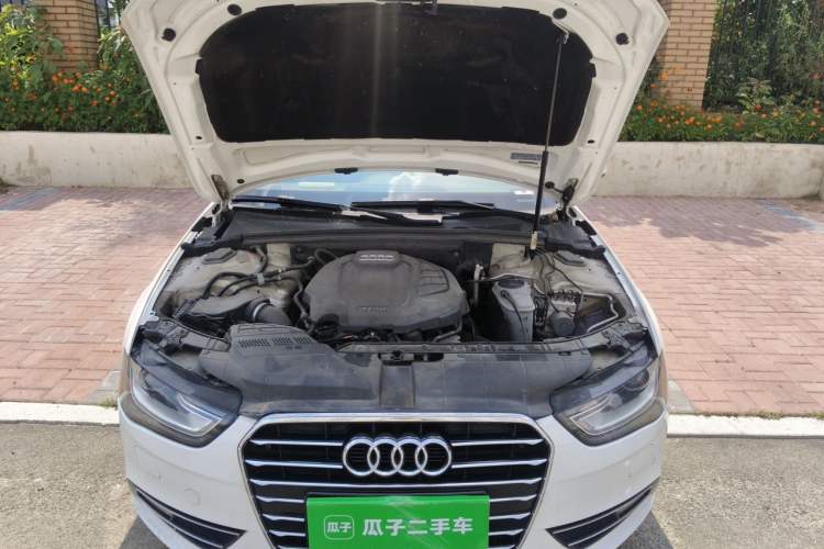 Used Audi A4L 2015 35 TFSI Automatic Comfort Model Engine Bay