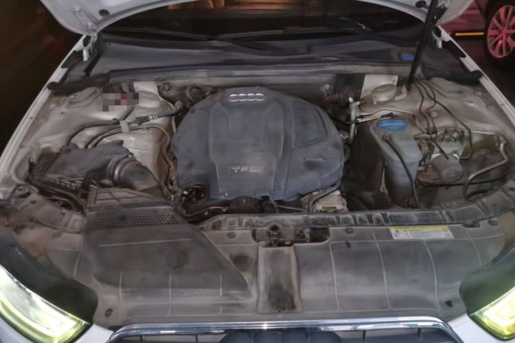 Used Audi A4L 2015 35 TFSI Automatic Comfort Model Engine Bay