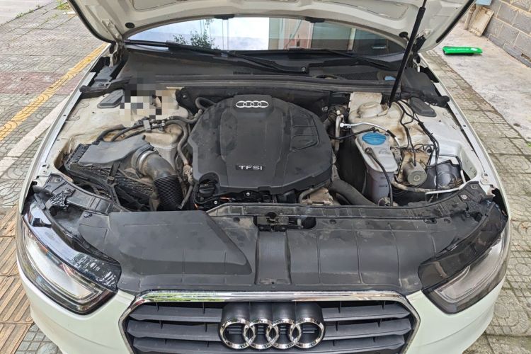 Used Audi A4L 2015 35 TFSI Automatic Standard Model Engine Bay
