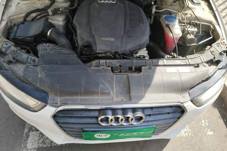 Used Audi A4L 2015 35 TFSI Automatic Standard Model Engine Bay