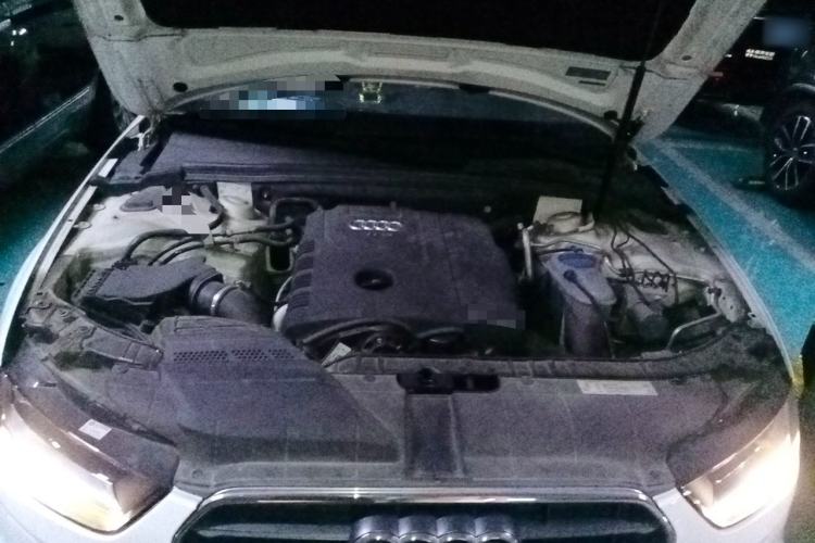 Used Audi A4L 2015 30 TFSI Manual Comfort Model Engine Bay