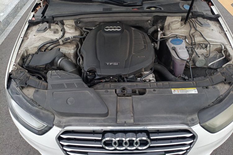 Used Audi A4L 2015 35 TFSI Automatic Standard Model Engine Bay