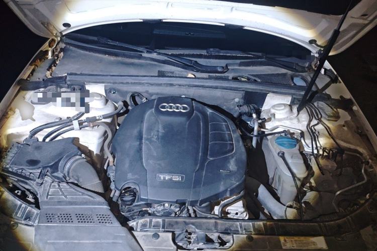 Used Audi A4L 2015 35 TFSI Automatic Standard Model Engine Bay