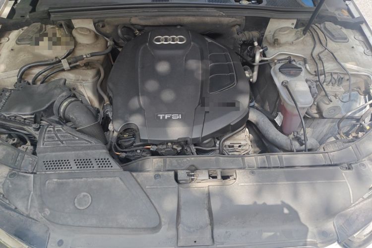 Used Audi A4L 2015 35 TFSI Automatic Standard Model Engine Bay