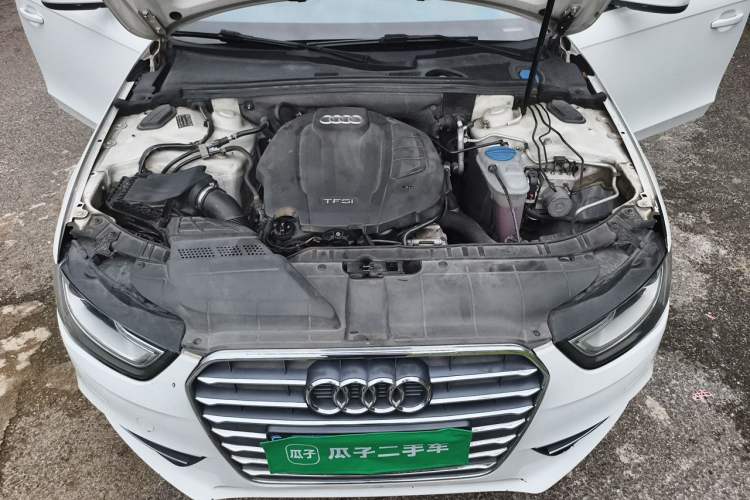 Used Audi A4L 2015 35 TFSI Automatic Standard Model Engine Bay