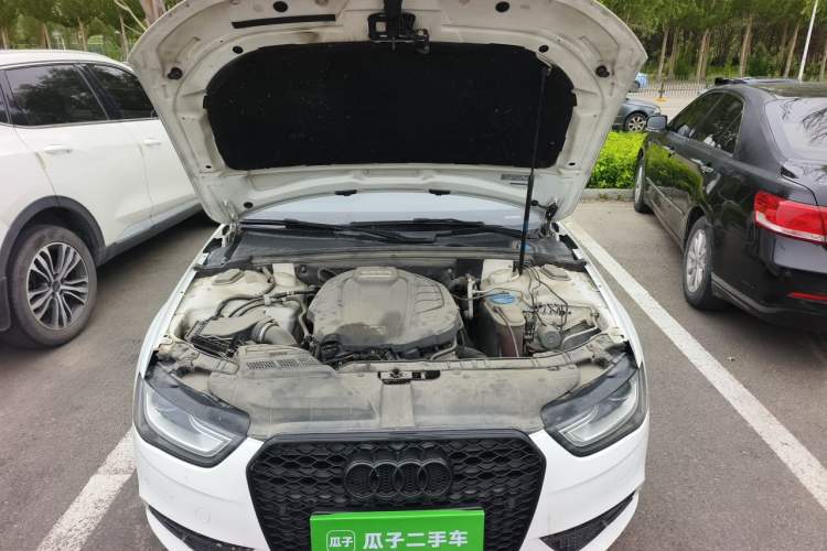 Used Audi A4L 2015 35 TFSI Automatic Comfort Model Engine Bay