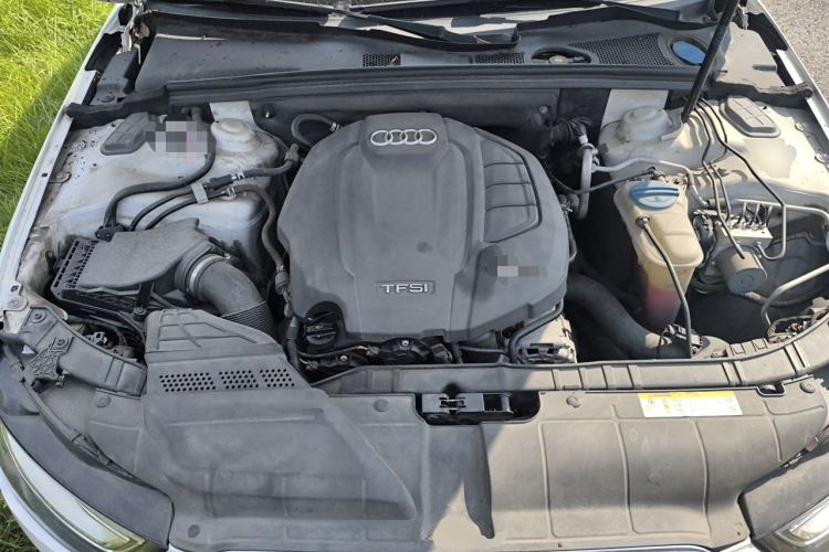Used Audi A4L 2015 35 TFSI Automatic Standard Model Engine Bay