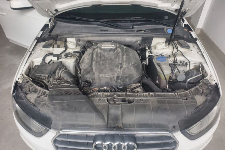 Used Audi A4L 2015 35 TFSI Automatic Comfort Model Engine Bay