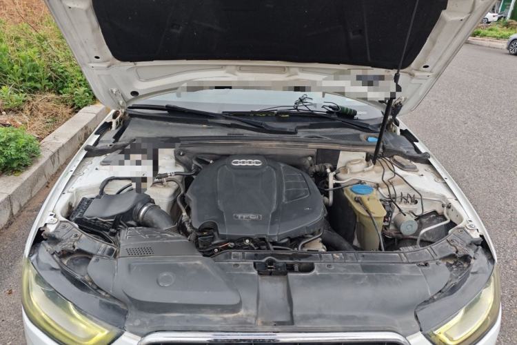 Used Audi A4L 2015 35 TFSI Automatic Standard Model Engine Bay