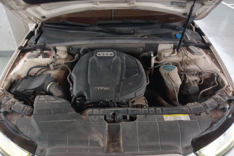 Used Audi A4L 2015 35 TFSI Automatic Standard Model Engine Bay