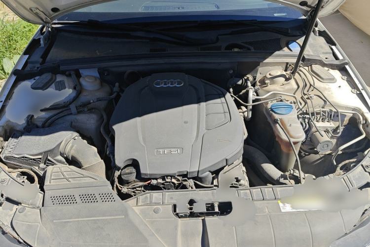 Used Audi A4L 2015 35 TFSI Automatic Standard Model Engine Bay