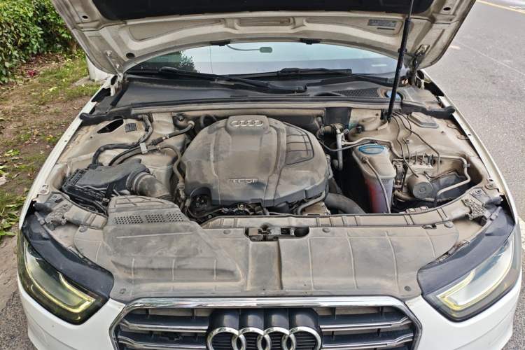 Used Audi A4L 2015 35 TFSI Automatic Comfort Model Engine Bay