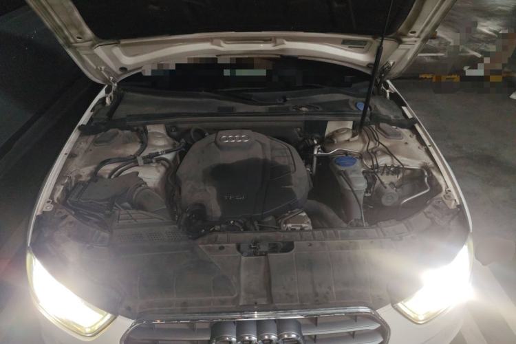 Used Audi A4L 2015 35 TFSI Automatic Standard Model Engine Bay
