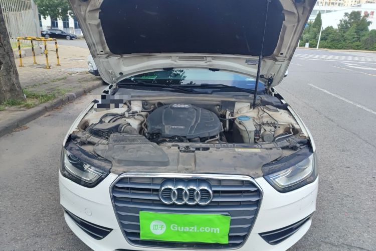 Used Audi A4L 2015 35 TFSI Automatic Standard Model Engine Bay