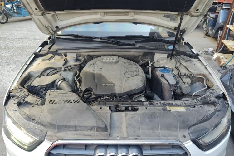 Used Audi A4L 2015 35 TFSI Automatic Standard Model Engine Bay