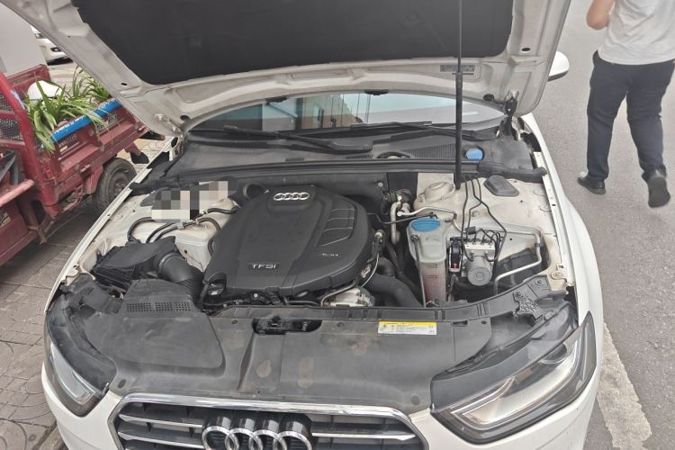 Used Audi A4L 2015 35 TFSI Automatic Comfort Model Engine Bay