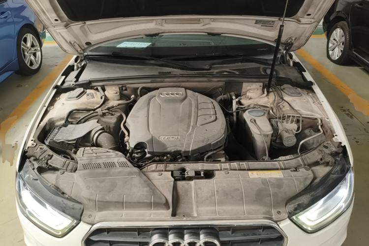Used Audi A4L 2015 35 TFSI Automatic Comfort Model Engine Bay