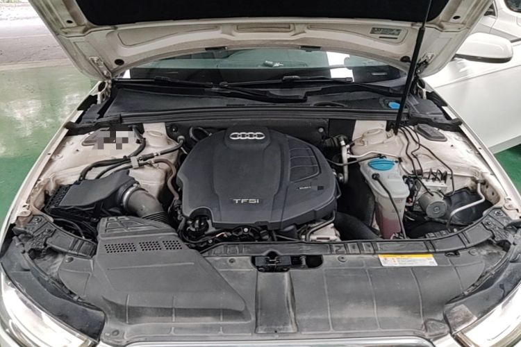 Used Audi A4L 2015 35 TFSI Automatic Standard Model Engine Bay