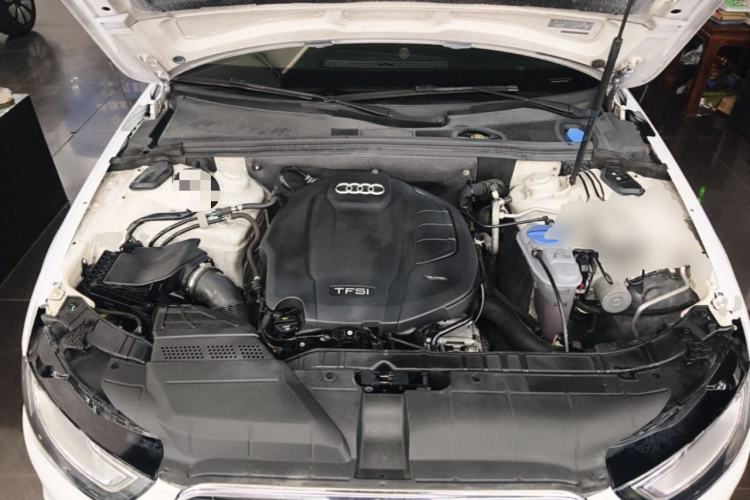 Used Audi A4L 2015 35 TFSI Automatic Comfort Model Engine Bay