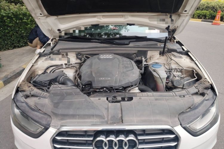 Used Audi A4L 2015 35 TFSI Automatic Standard Model Engine Bay