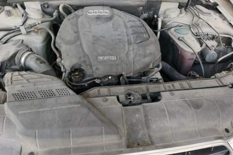 Used Audi A4L 2015 35 TFSI Automatic Standard Model Engine Bay