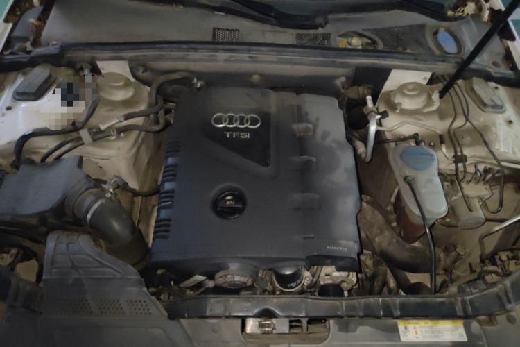 Used Audi A4L 2015 30 TFSI Automatic Comfort Model Engine Bay
